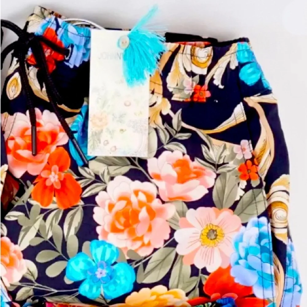 NWT [Johnny Was] Black Royal Floral Board Shorts Swim Trunks Men’s XS or Large - Picture 3 of 3